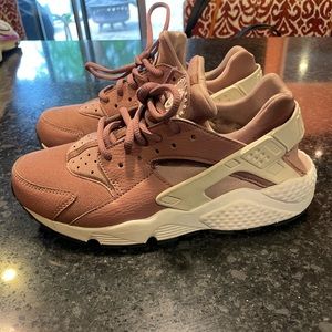 Rose Nike Air Huarache